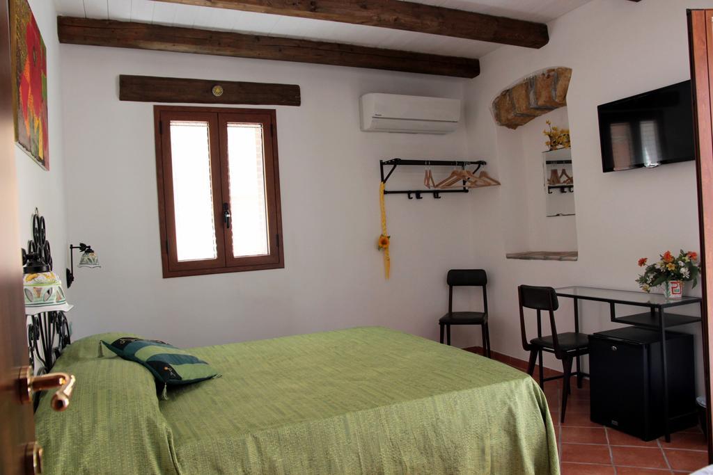 La Casa del Geko Bed & Breakfast Cefalu Ruang foto