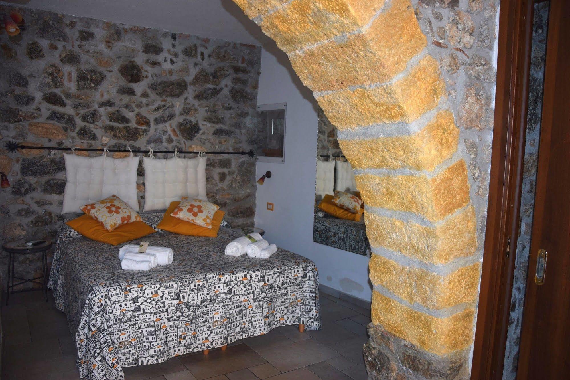 La Casa del Geko Bed & Breakfast Cefalu Bagian luar foto
