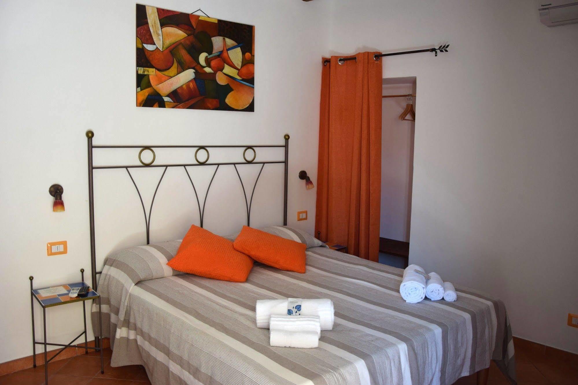 La Casa del Geko Bed & Breakfast Cefalu Bagian luar foto