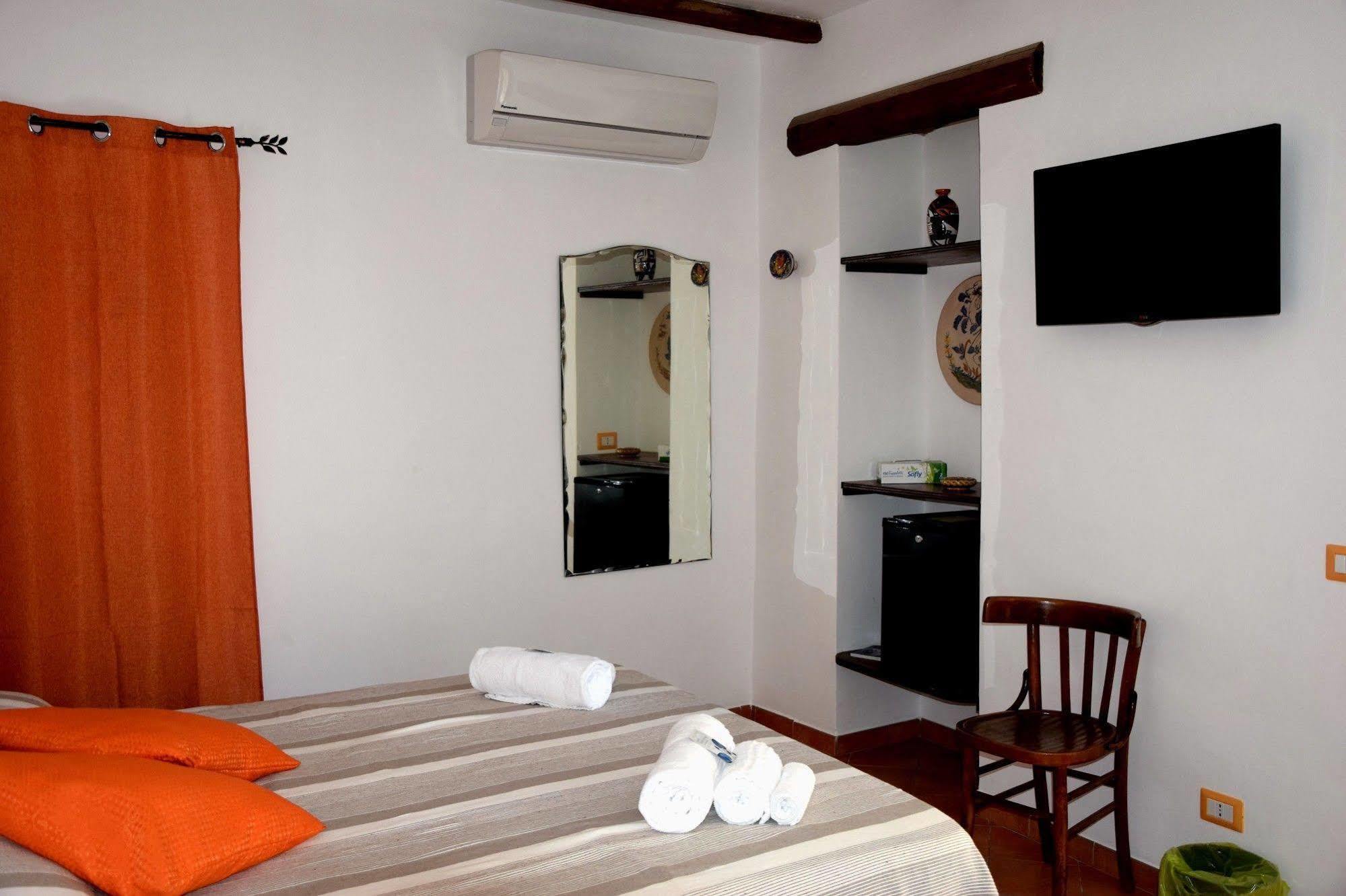 La Casa del Geko Bed & Breakfast Cefalu Bagian luar foto