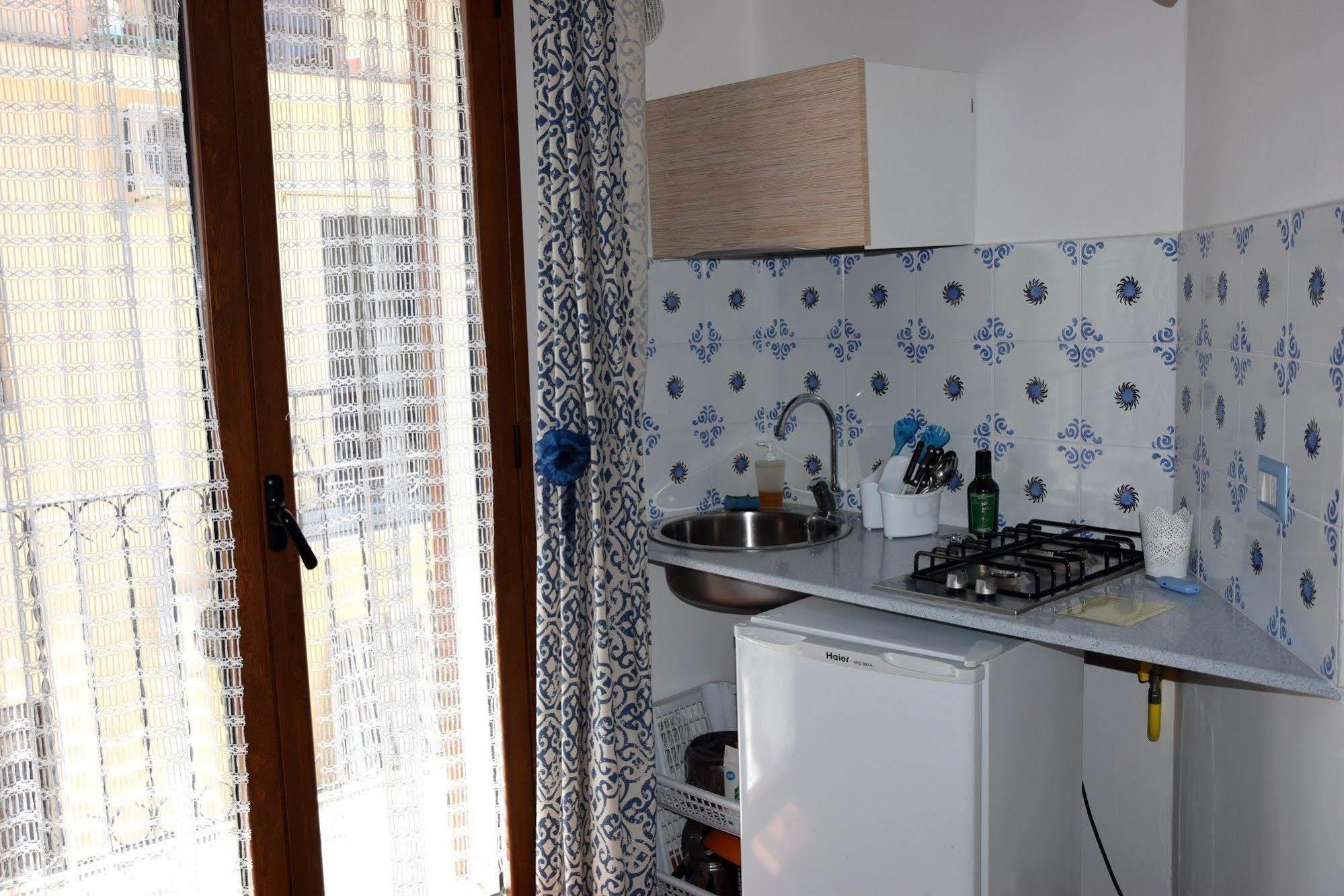 La Casa del Geko Bed & Breakfast Cefalu Bagian luar foto
