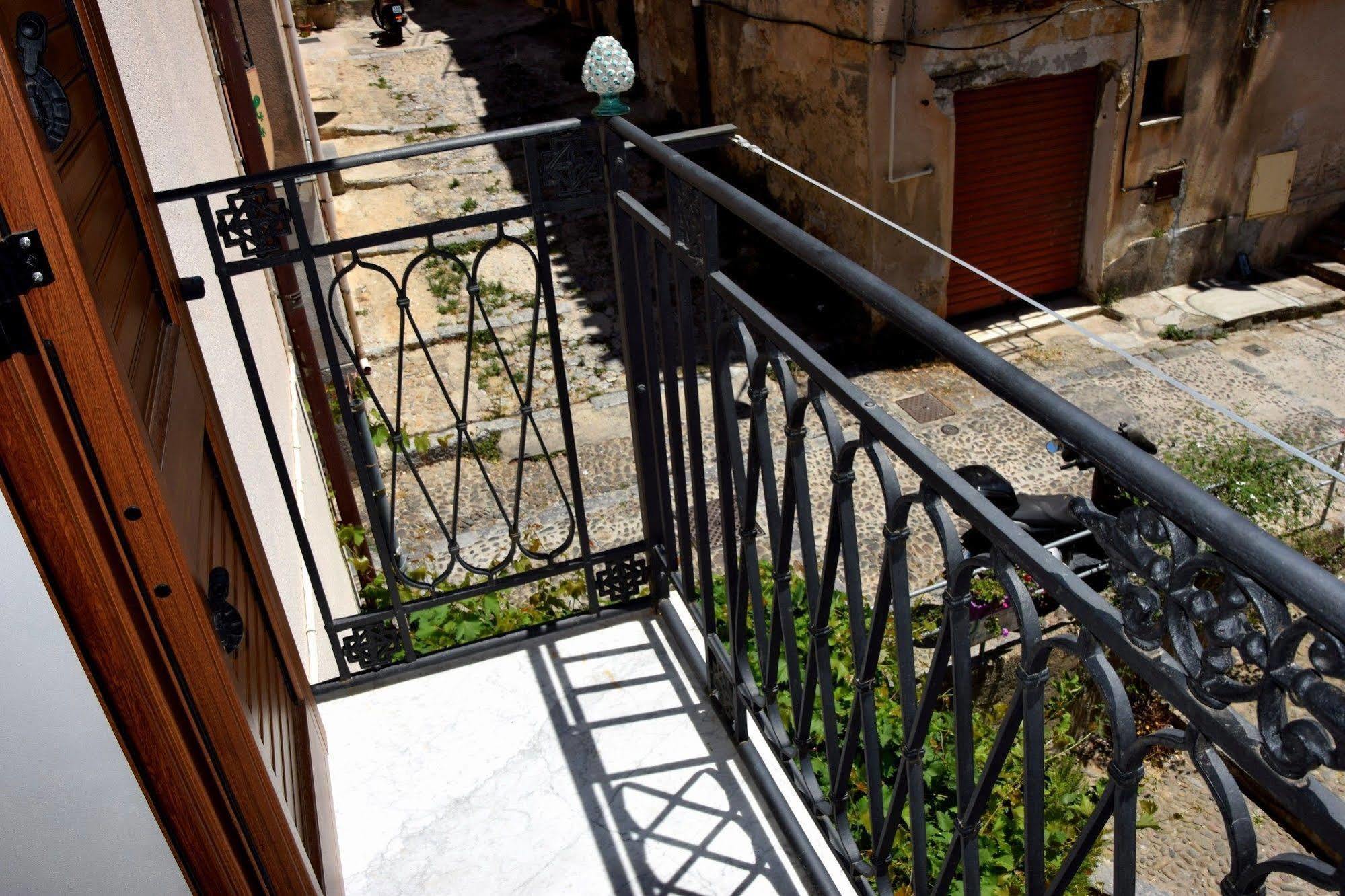 La Casa del Geko Bed & Breakfast Cefalu Bagian luar foto