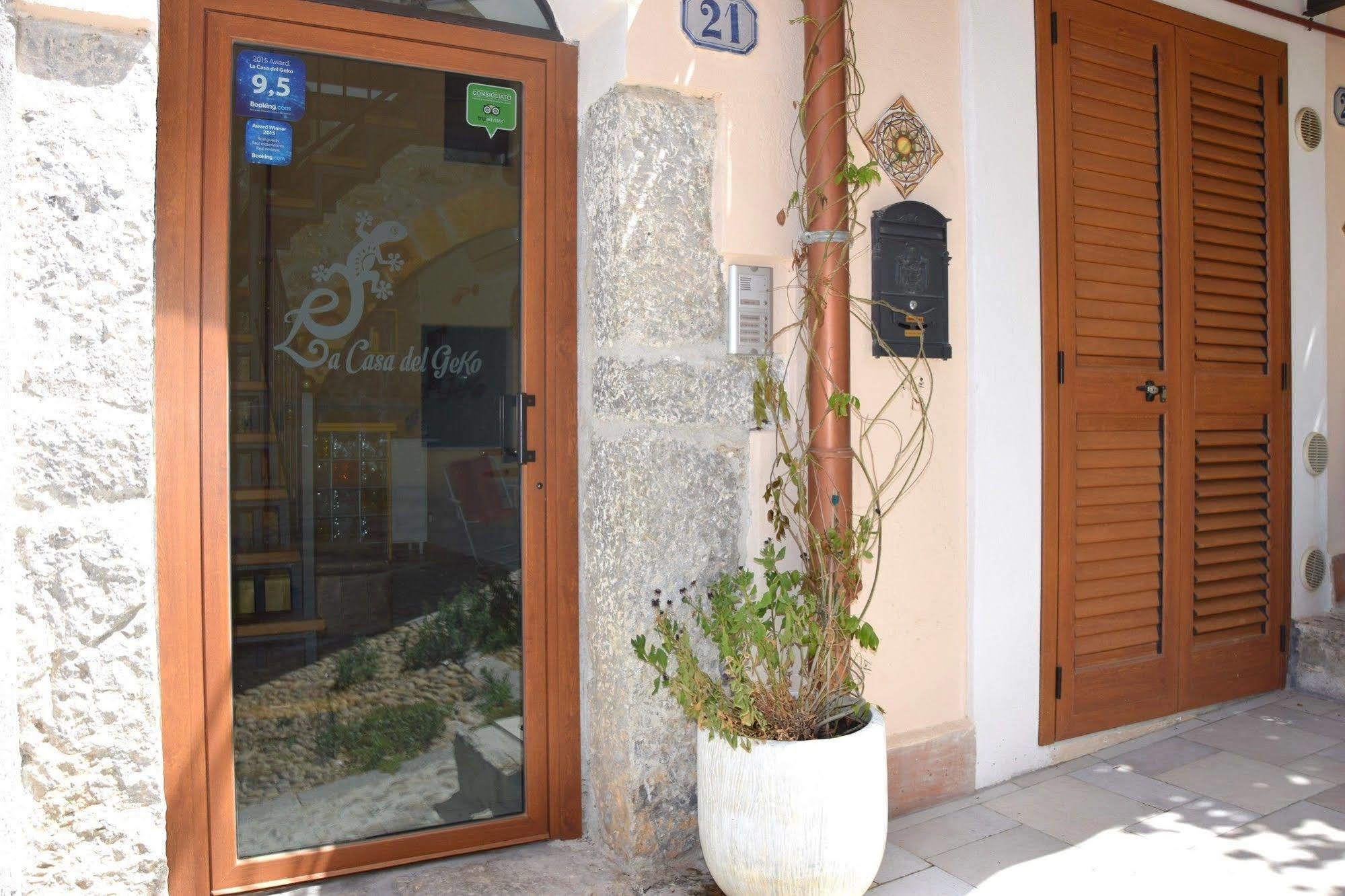 La Casa del Geko Bed & Breakfast Cefalu Bagian luar foto